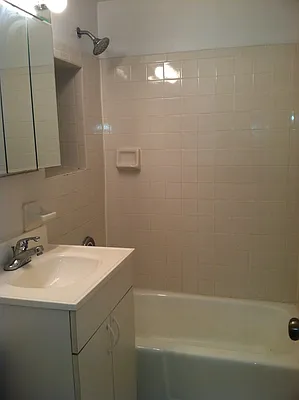 Rented by City Connections Realty | media 8