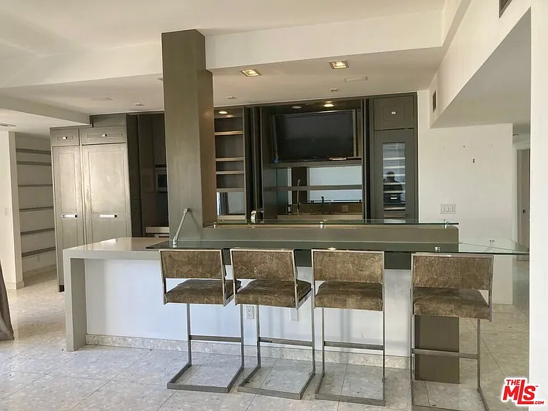 7250 Franklin Ave #1207 — Photo 34