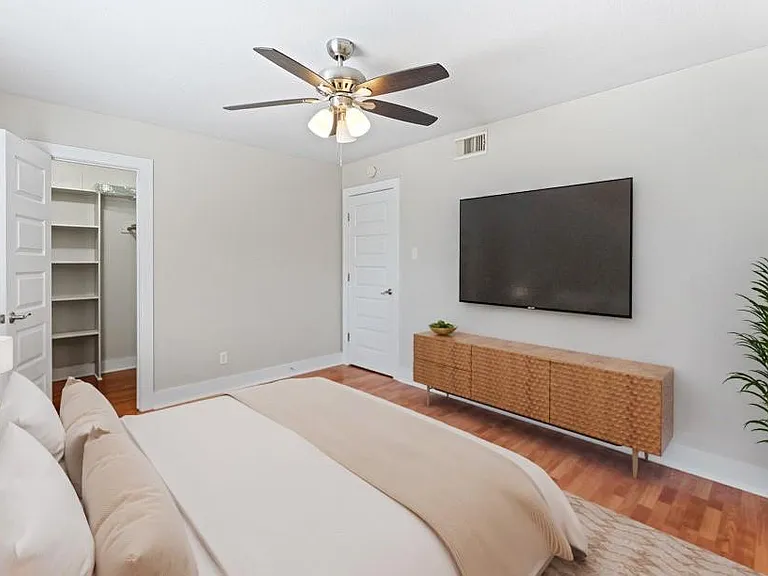 3815 Guadalupe St #303 — Photo 14