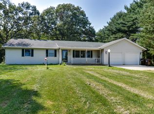 9283 Liberty Rd, Farmer City, IL 61842