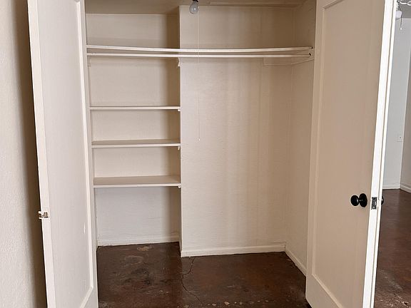3rd image of 602 W Roosevelt St #2