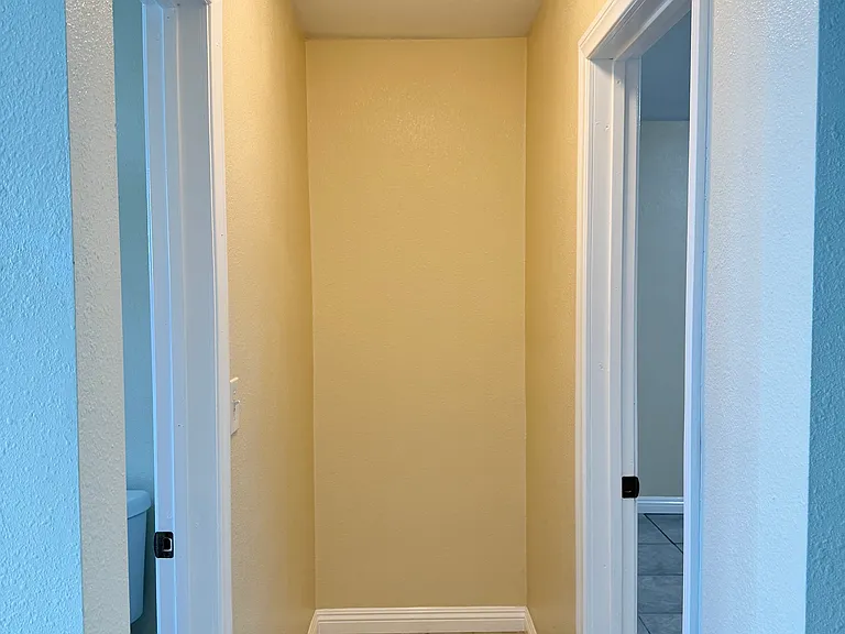 1929 Pine Ave #3 — Photo 11