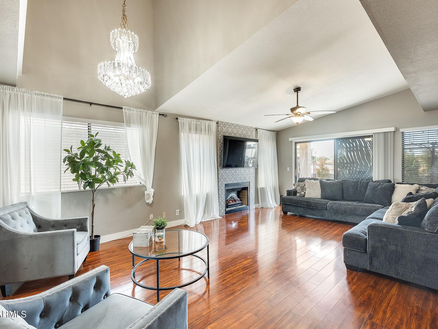 10041 W Montecito Ave