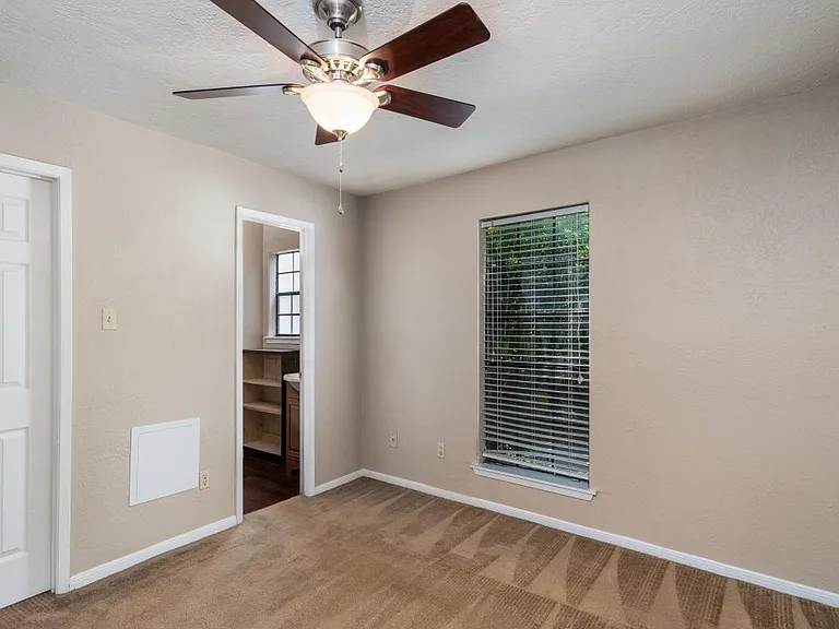 1012 Autumn Cir #A — Photo 8