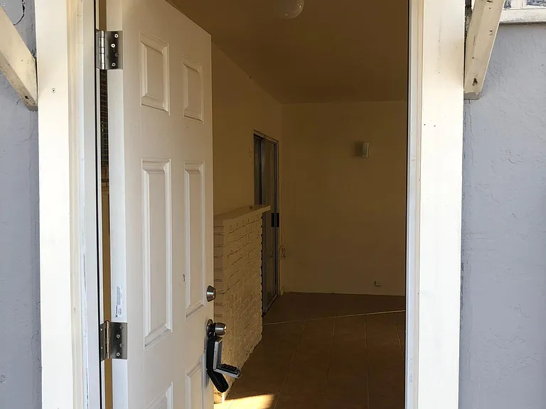 1227 Greenfield Dr — Photo 15