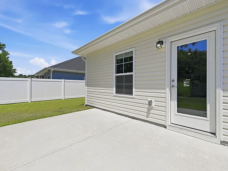 903 Eakins Ln — Photo 23
