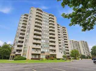 5090 Pinedale Ave #204, Burlington, ON L7L5V8