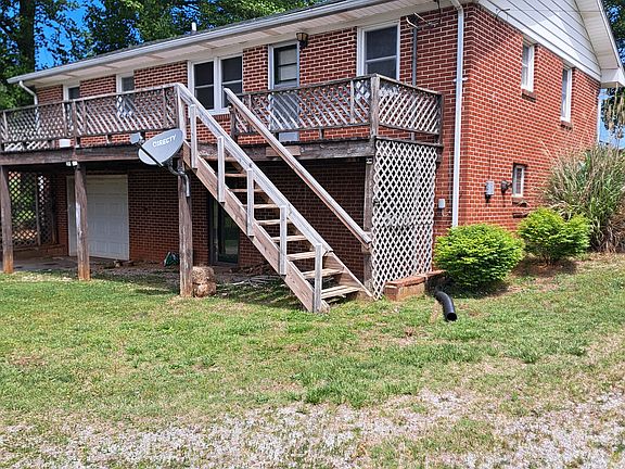 4th image of 831 Smartt Station Rd