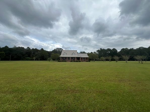 945 W B Parks Rd, Ty Ty, GA 31795