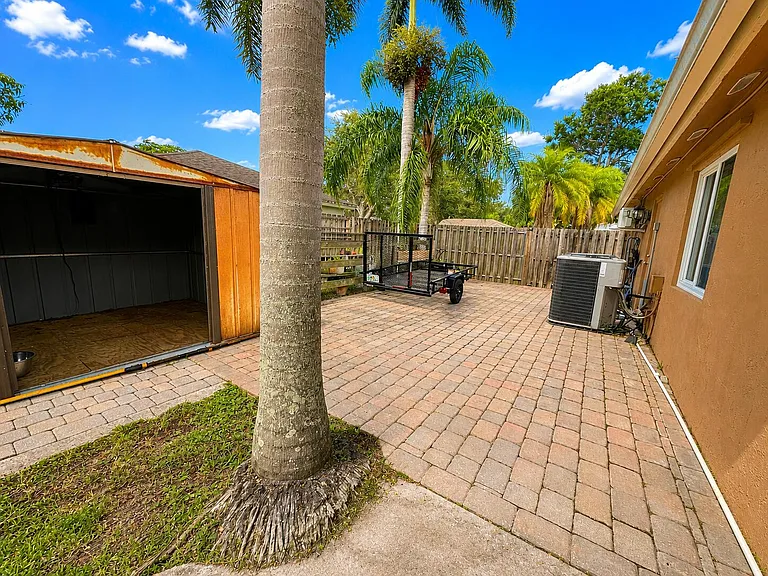 5040 SW 117th Way — Photo 5