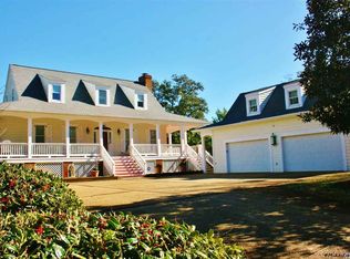 6093 Martins Point Rd, Kitty Hawk, NC 27949