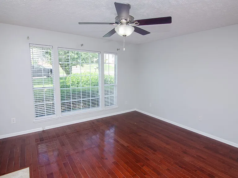 5736 Brentwood Meadows Cir — Photo 4