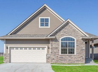 1639 Glade Dr SW, Altoona, IA 50009