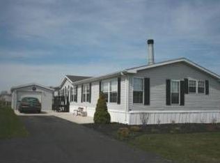 20 Finch Ln, Beecher, IL 60401
