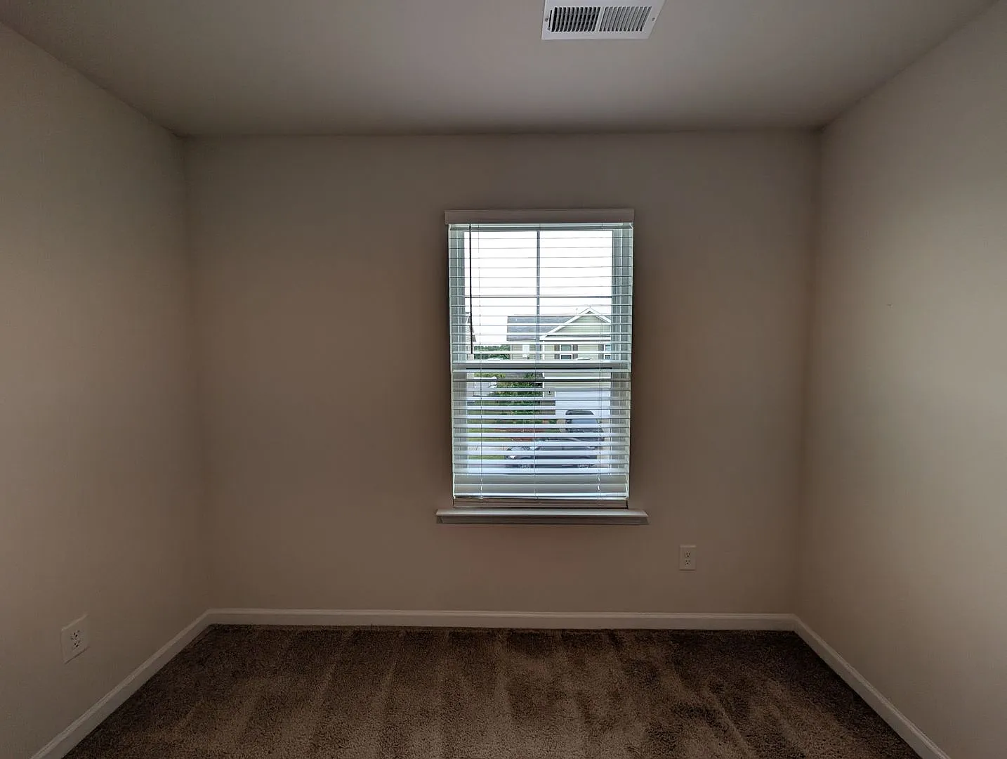 Room in 4 Bedroom Home at Eastcott Ave — Photo 3