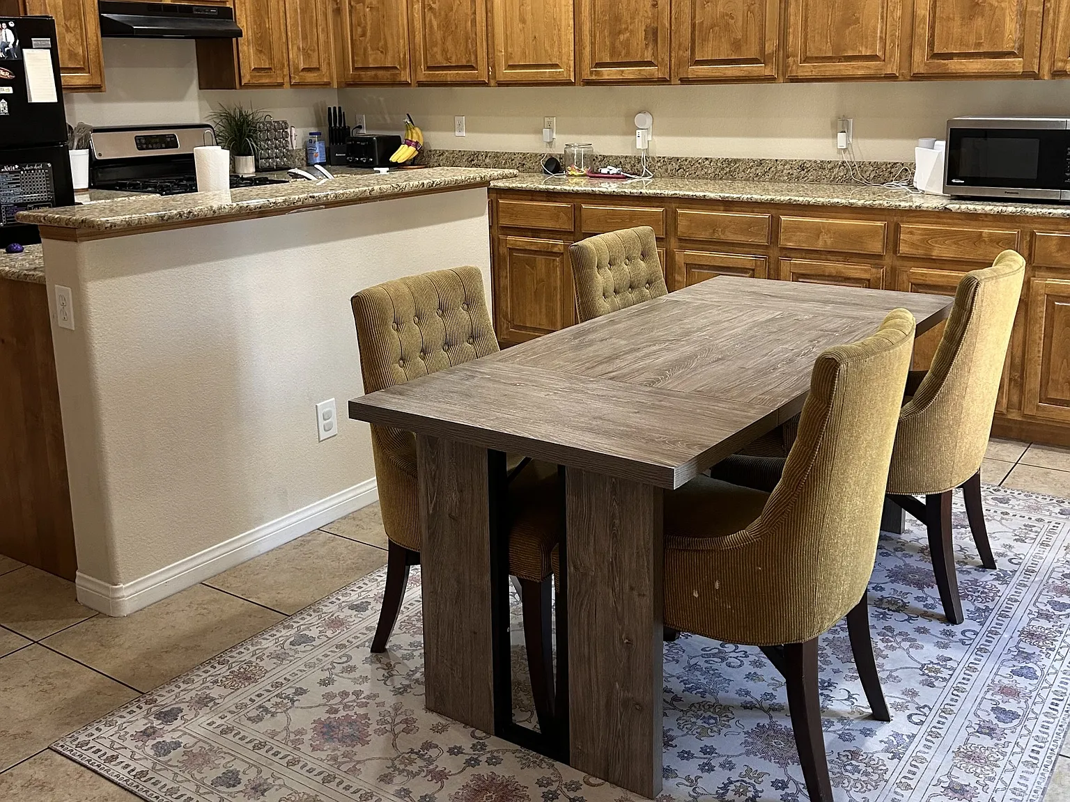 3 bed, 2.5 bath, 2045 sqft, $1,963 — Photo 2