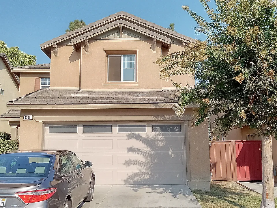 1346 N Dolanna Dr