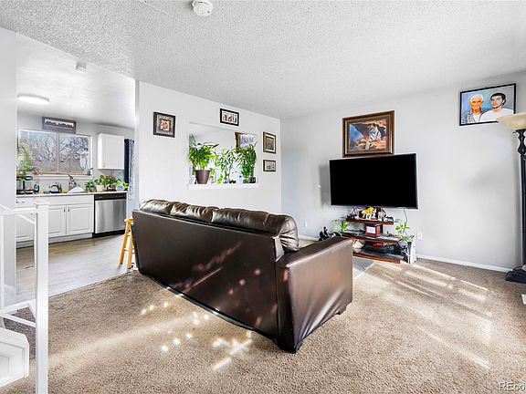 4th image of 4609 Fontana Way