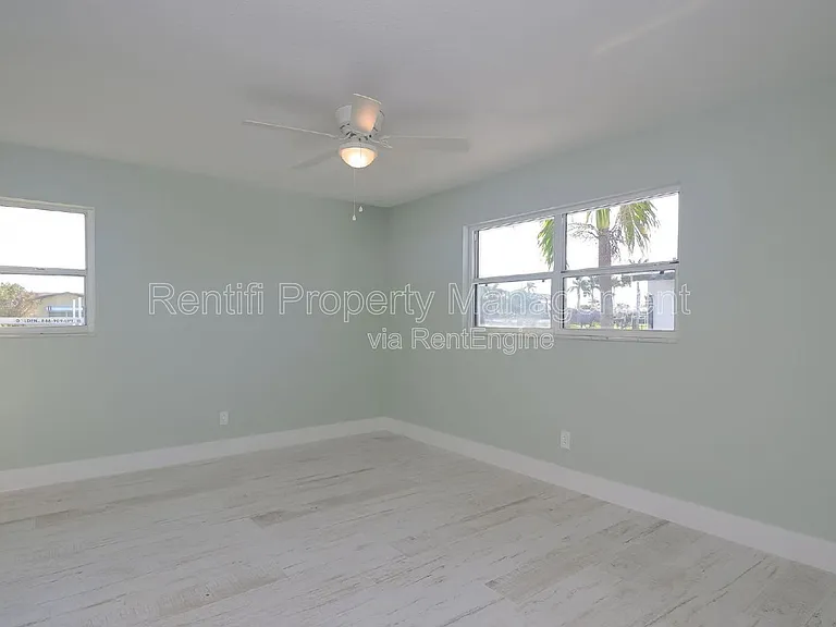 1322 Miramar St #2 — Photo 13