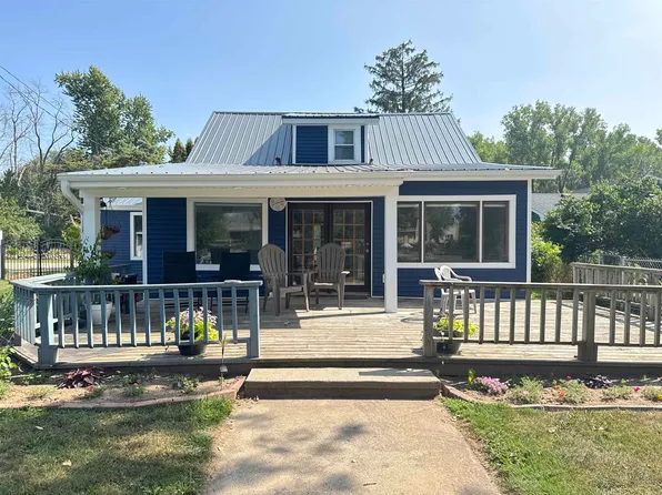 E9278 County Road X, New London, WI 54961