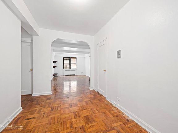 5th image of 420 W 206th St APT 1M