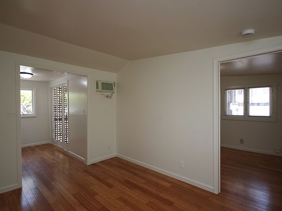 4th image of 114 S Grand Oaks Ave #120