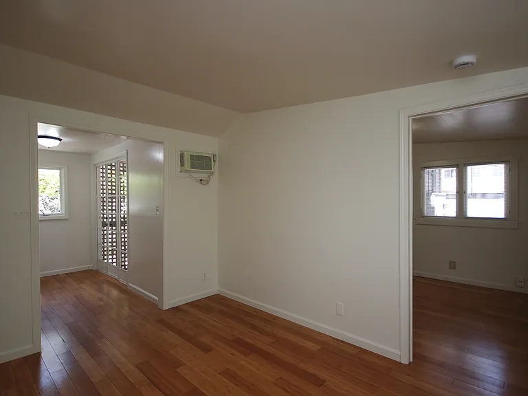 114 S Grand Oaks Ave #120 — Photo 4
