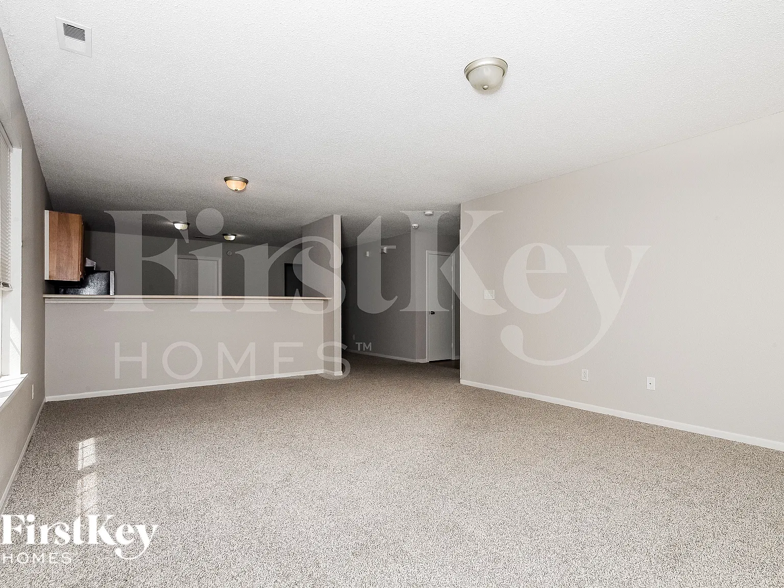 3 bed, 2.0 bath, 1334 sqft, $1,935 — Photo 2