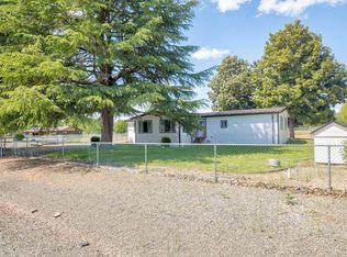 210 Sycamore Dr, Grants Pass, OR 97526