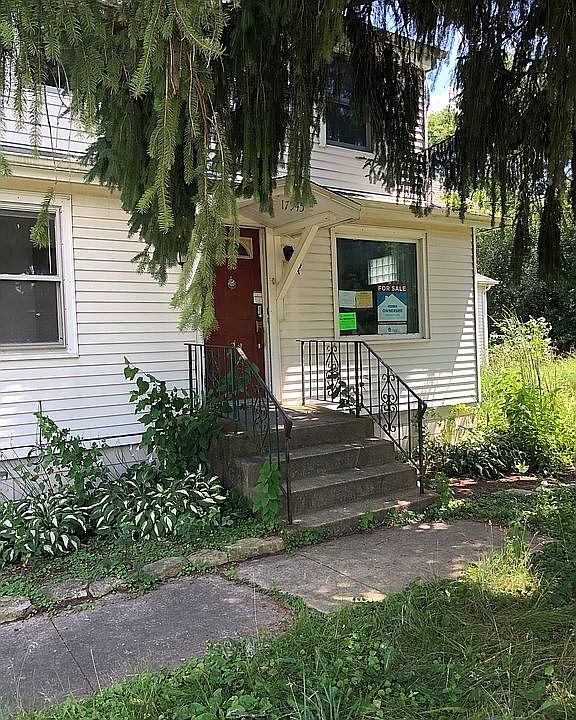 1st image of 17945 Sayre Ave