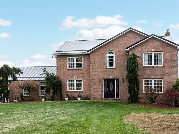 223 Balsinger Rd, Uniontown, PA 15401