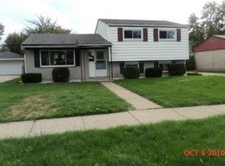 2322 Camel Dr, Sterling Heights, MI 48310