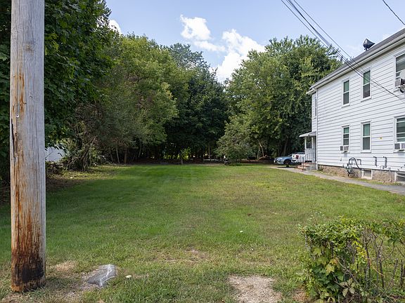 yard on side of property (front view)
