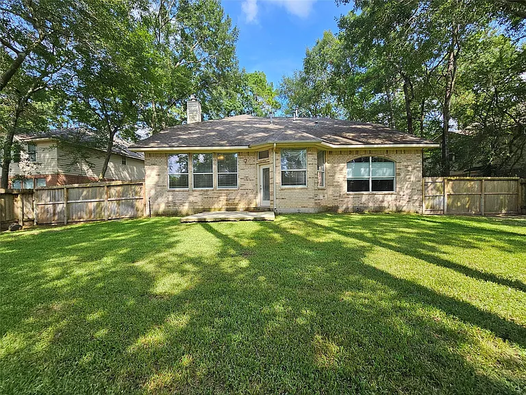 98 W Knightsbridge Dr — Photo 28