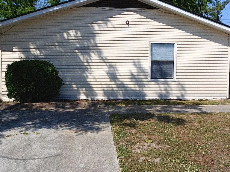 1730 Hicks St #B — Photo 2