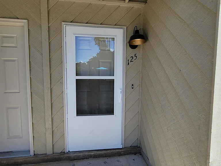 512 Lake Forest Blvd — Photo 18