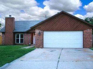 1029 Hawthorne Dr, Midwest City, OK 73110