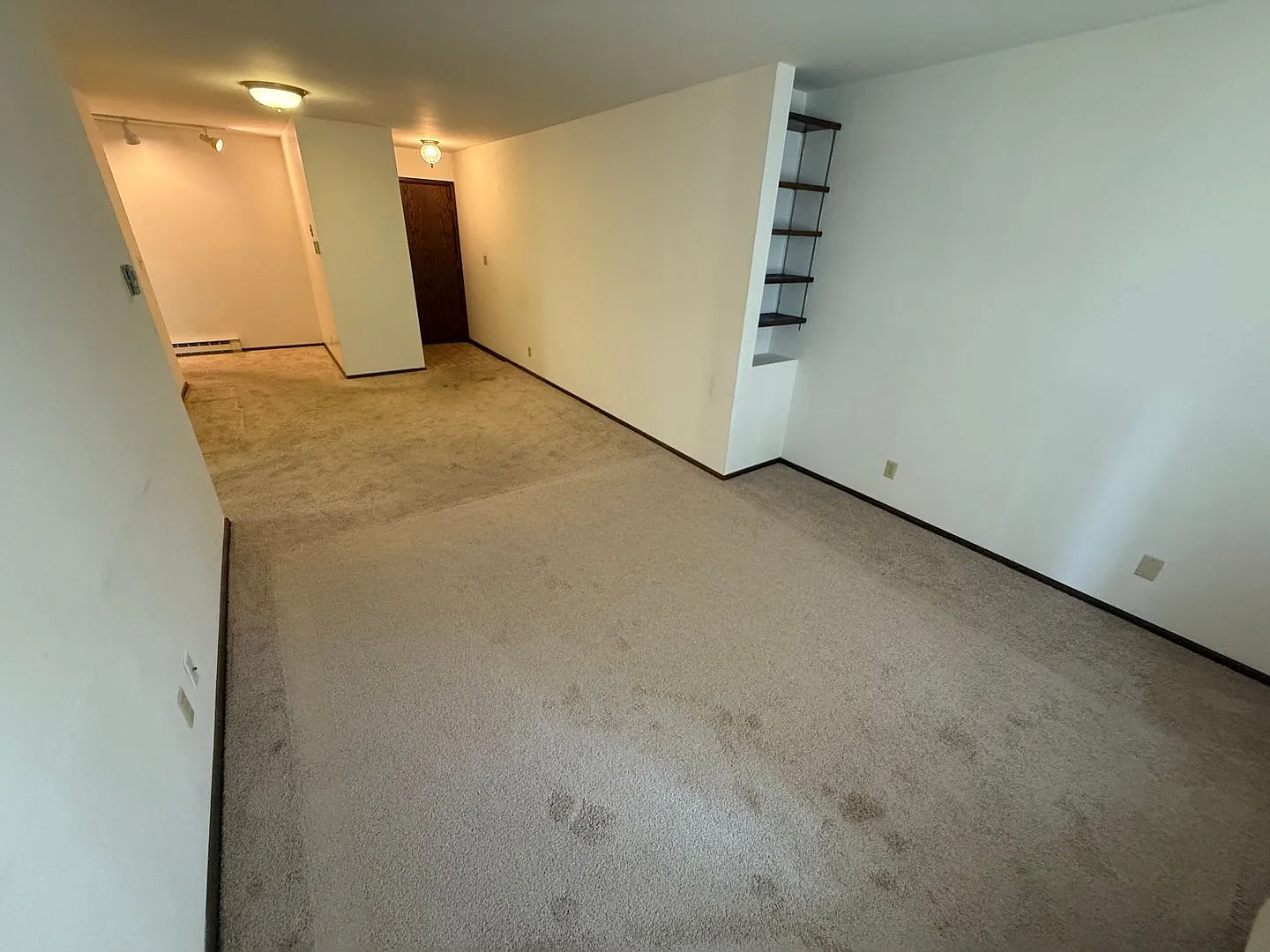 425 E. Henry Clay St. — Photo 3