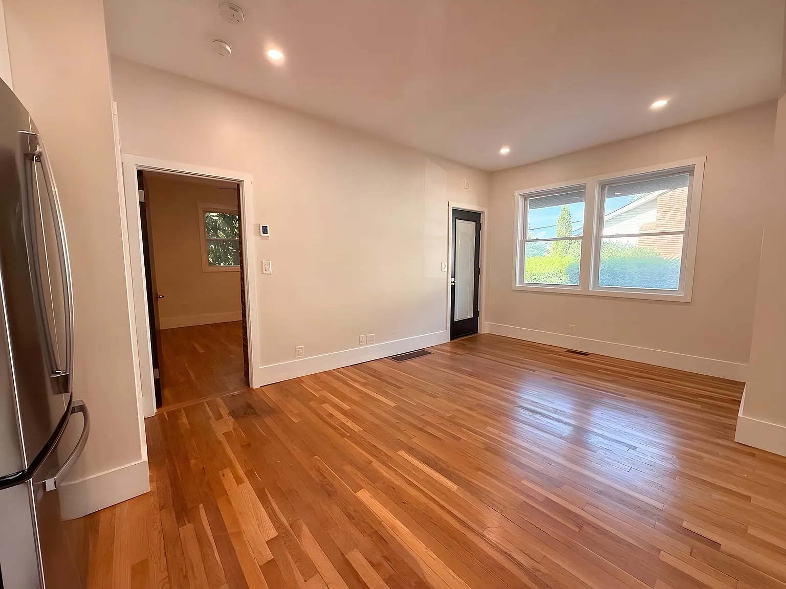 2 bed, 750 sqft, $2,600 — Photo 2