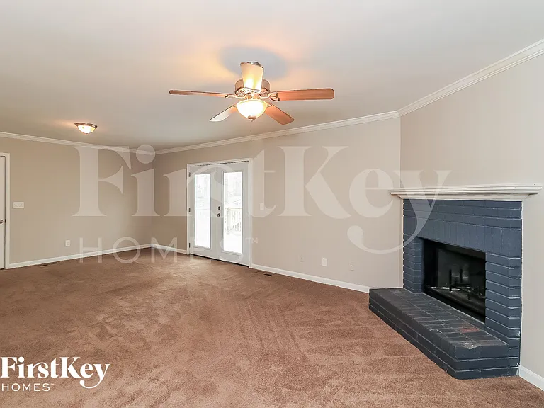 5531 Concord Cir — Photo 9
