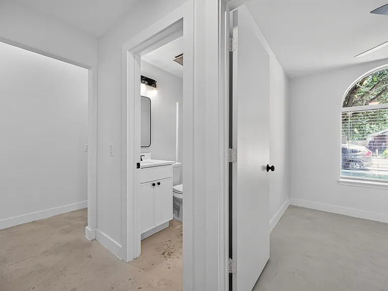 14511 Oliphant St — Photo 18