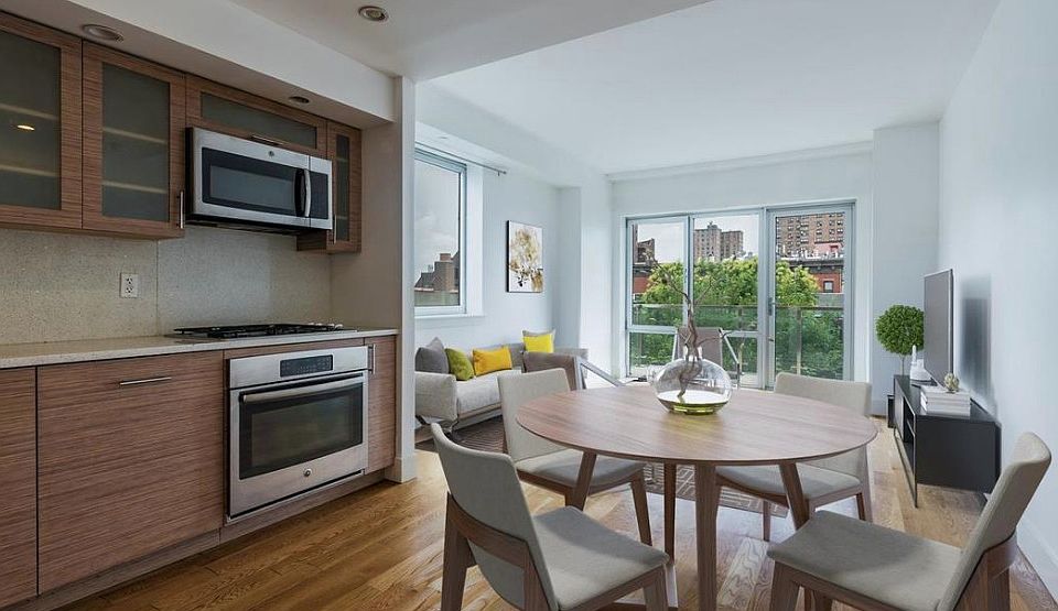1st image of 2167 2nd Ave #5D