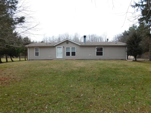 4218 Pier Rd, Benton Harbor, MI 49022