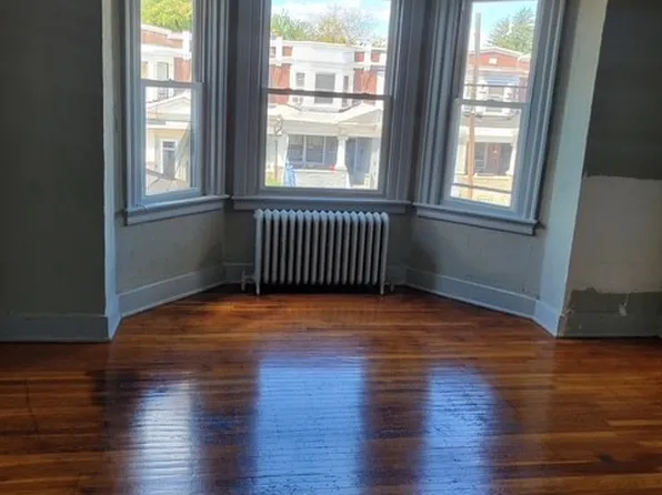 4937 N 9th St, Philadelphia, PA 19141