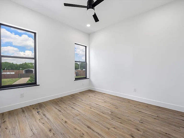 2811 Rodeo Dr — Photo 19