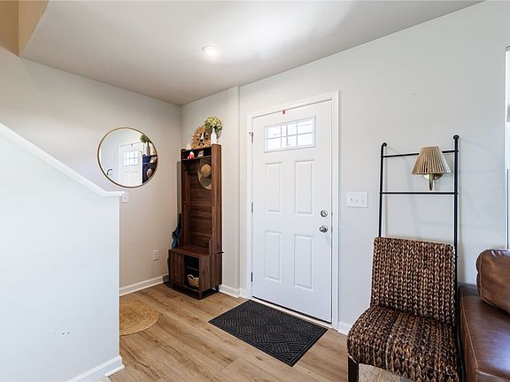 4th image of 294 Mildahn Rd