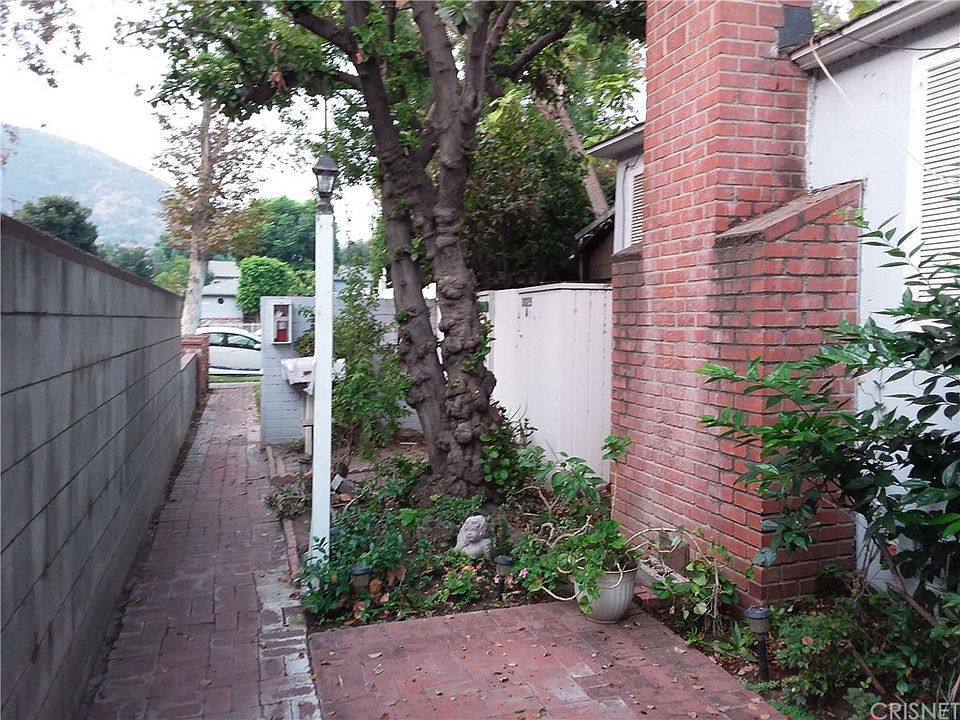 2nd image of 3023 W Riverside Dr