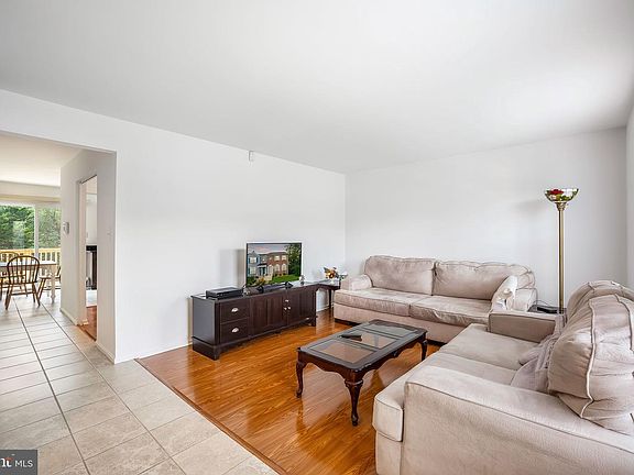 4th image of 8711 Ditmars Ct