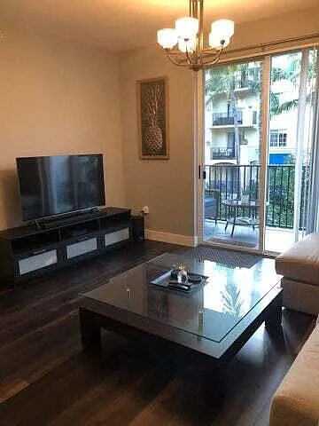 1 bed, 1.0 bath, 864 sqft, $2,600 — Photo 3