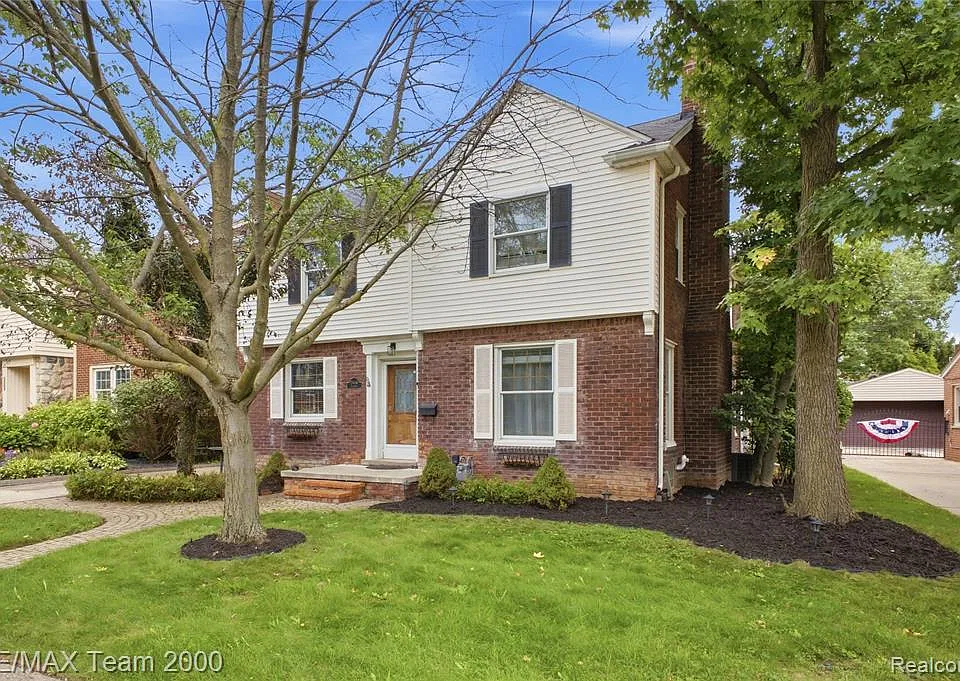 24616 Fairmount Dr